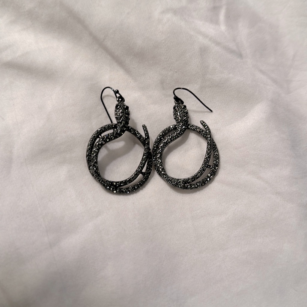 Bcbgmazazria Snake Earrings 40$